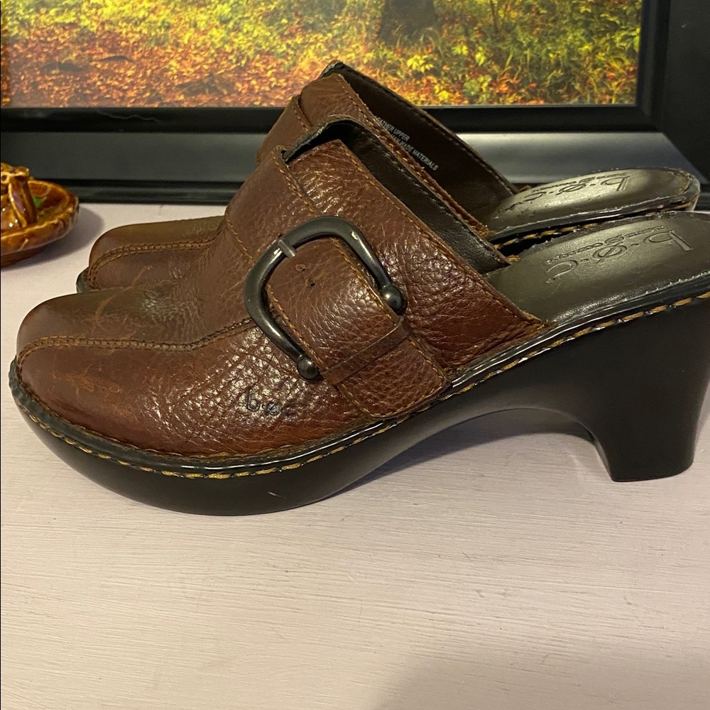 b.o.c. Brown Leather Wedges - Picture 8 of 9